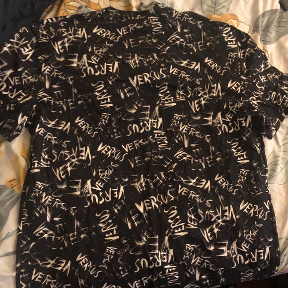 Men’s Versace shirt size xl fits small brand NWT - Picture 2 of 5